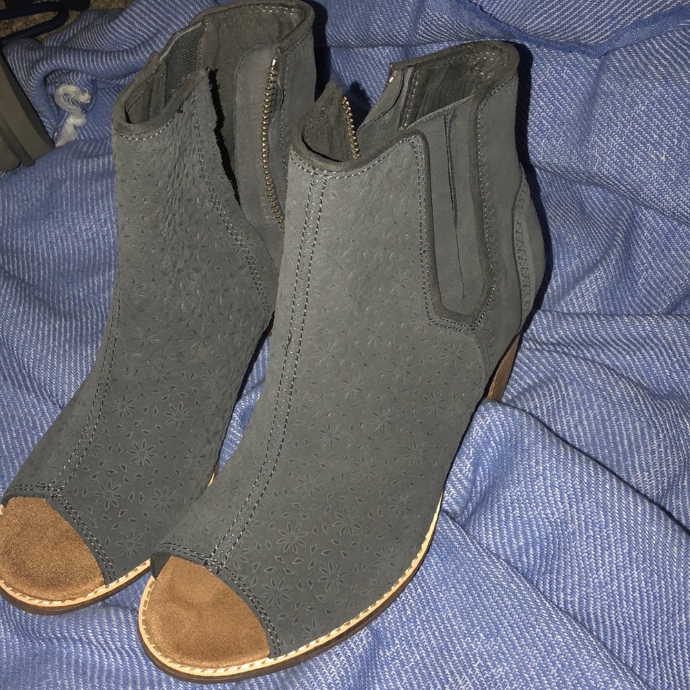 Peep toe toms booties. - Picture 2 of 11